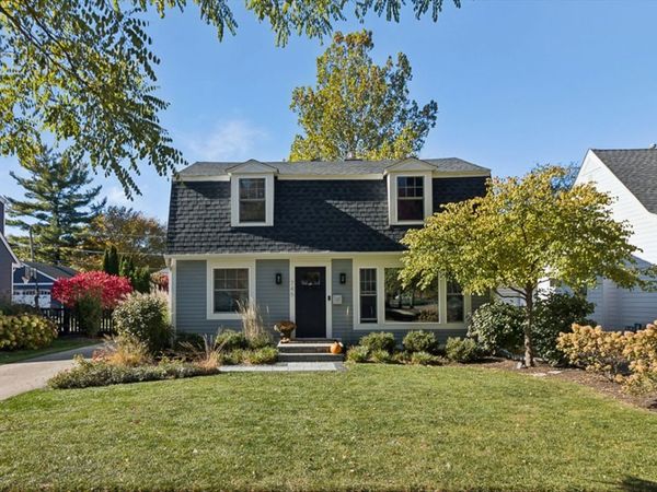 746 N Pine Avenue , Arlington Heights, IL 60004