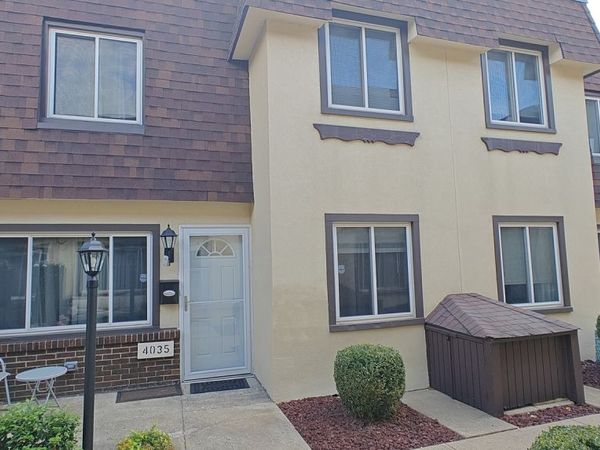 4035 Fitzjames Walk , Oak Lawn, IL 60453
