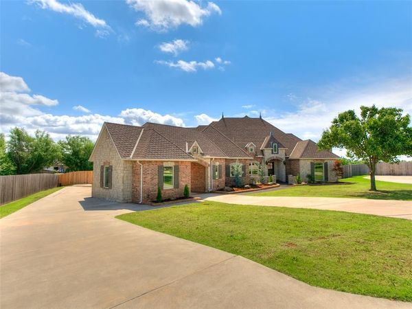 4208 Olde Copper Creek, Moore, OK 73160