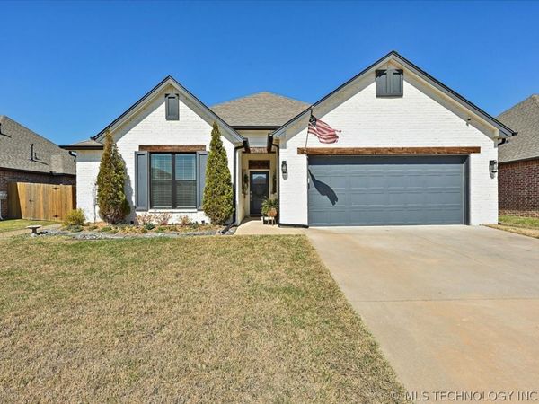 27423 E 109th Street S, Coweta, OK 74429