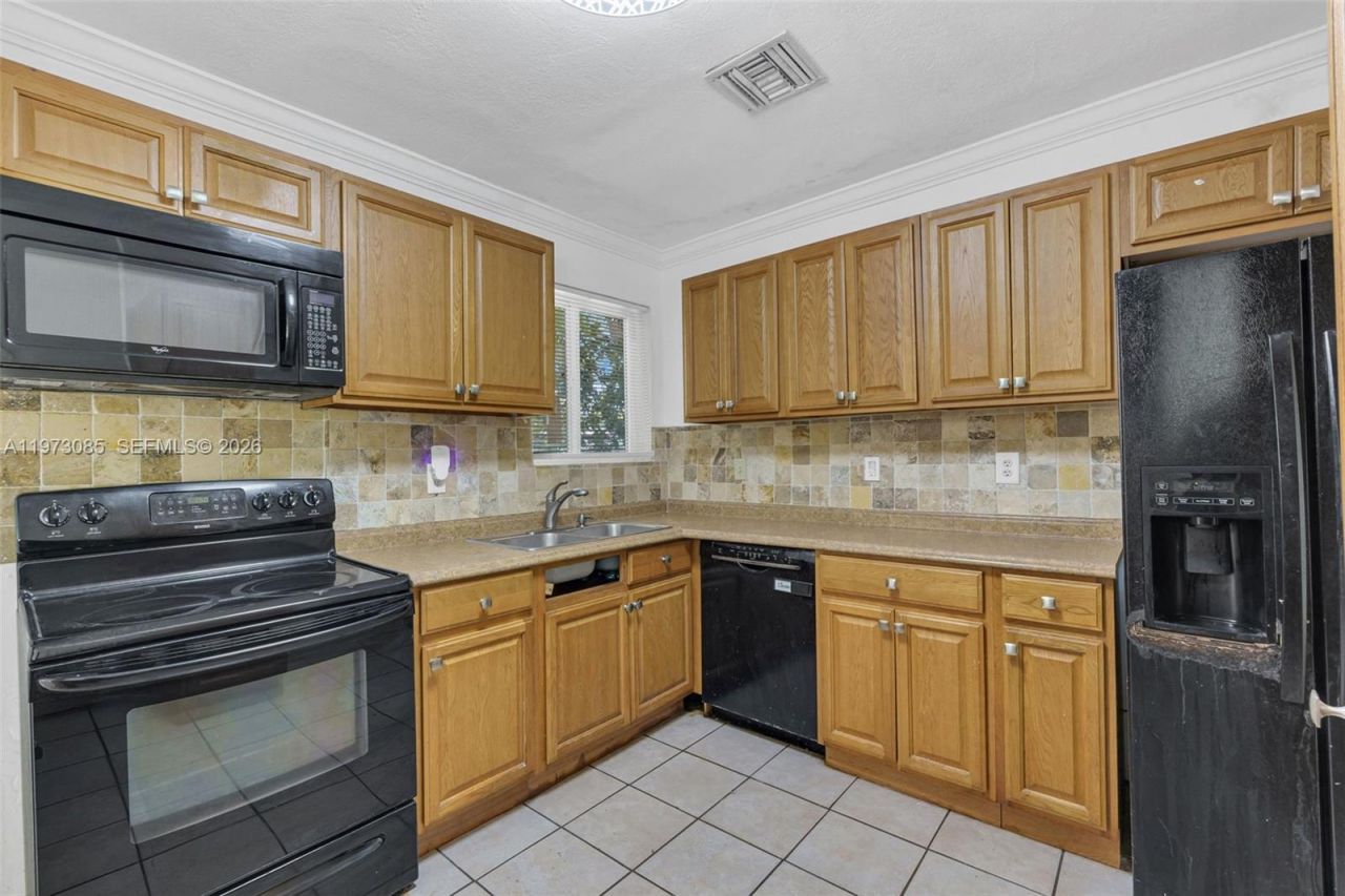 2521 NW 170th St , Miami Gardens, FL 33056 Photo