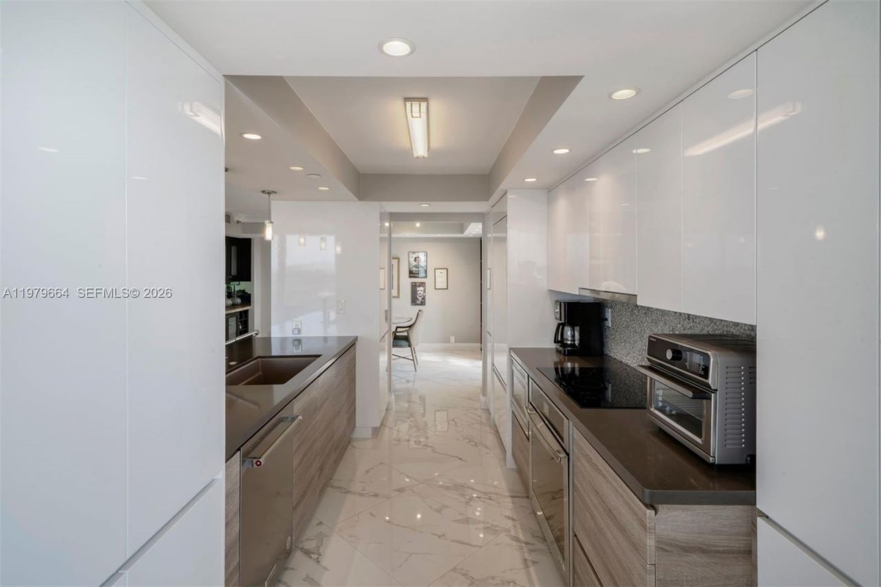 2000 Towerside Ter, Unit PH2, Miami, FL 33138 Photo