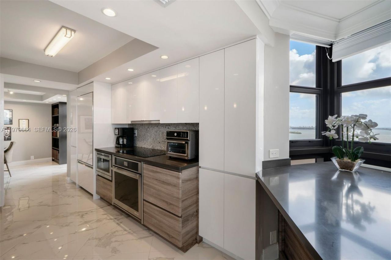 2000 Towerside Ter, Unit PH2, Miami, FL 33138 Photo
