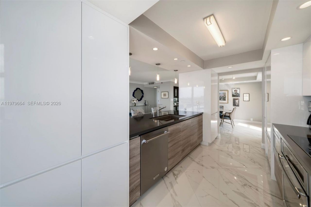 2000 Towerside Ter, Unit PH2, Miami, FL 33138 Photo