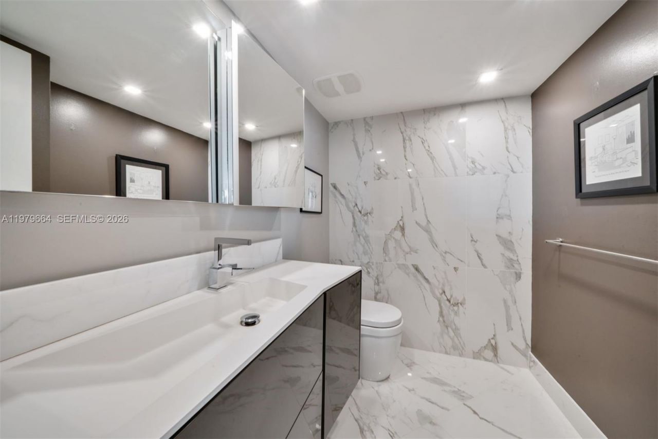 2000 Towerside Ter, Unit PH2, Miami, FL 33138 Photo