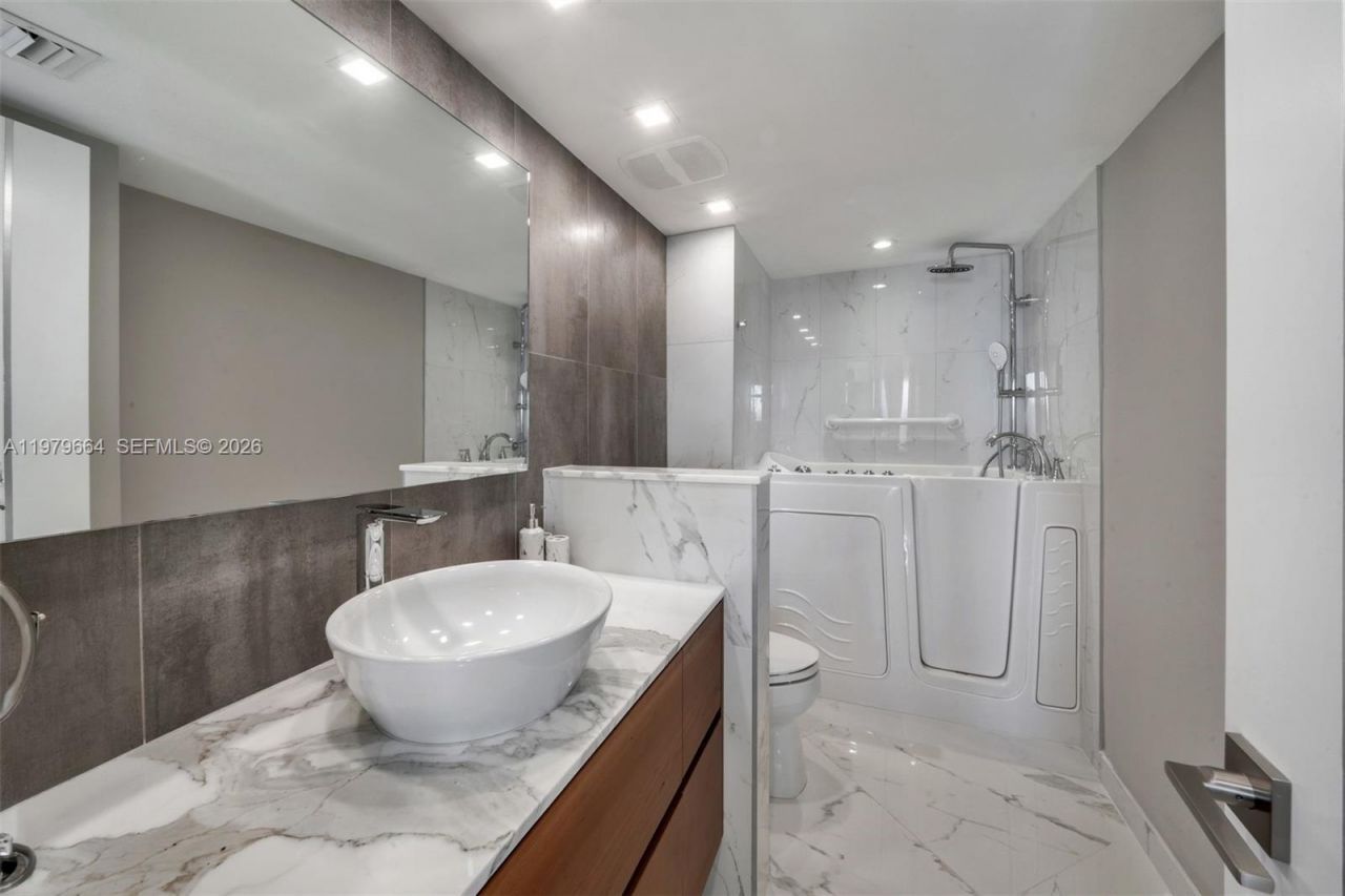 2000 Towerside Ter, Unit PH2, Miami, FL 33138 Photo