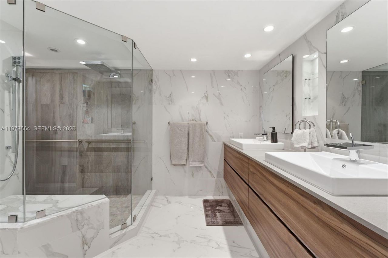 2000 Towerside Ter, Unit PH2, Miami, FL 33138 Photo