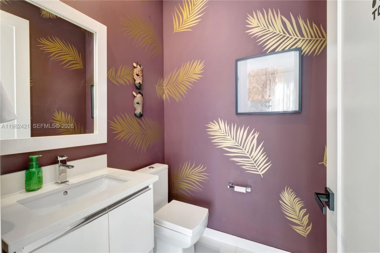 6630 NW 104th Path, Doral, FL 33178 Photo