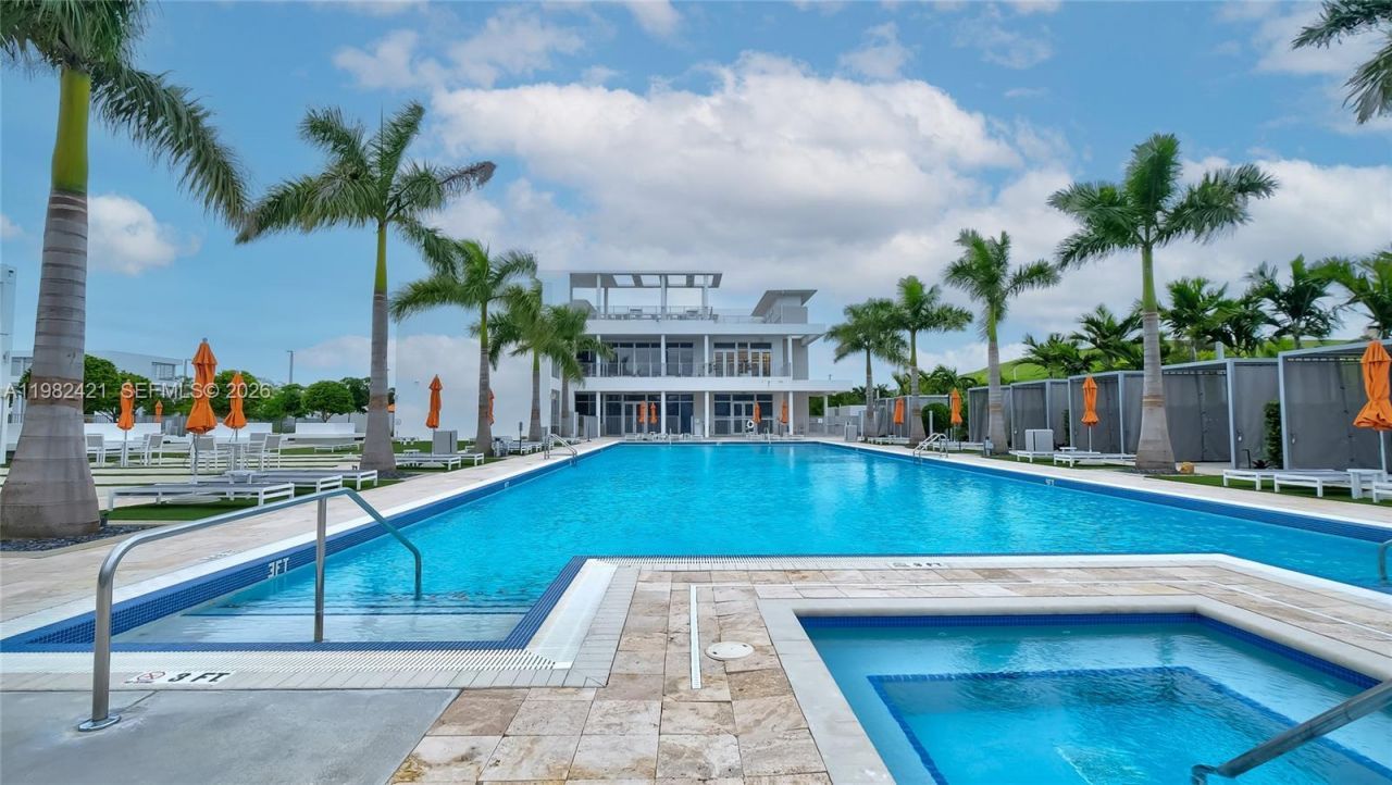 6630 NW 104th Path, Doral, FL 33178 Photo