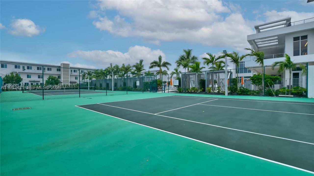 6630 NW 104th Path, Doral, FL 33178 Photo