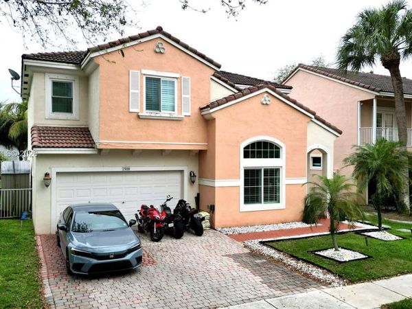 7500 NW 19th Dr , Pembroke Pines, FL 33024
