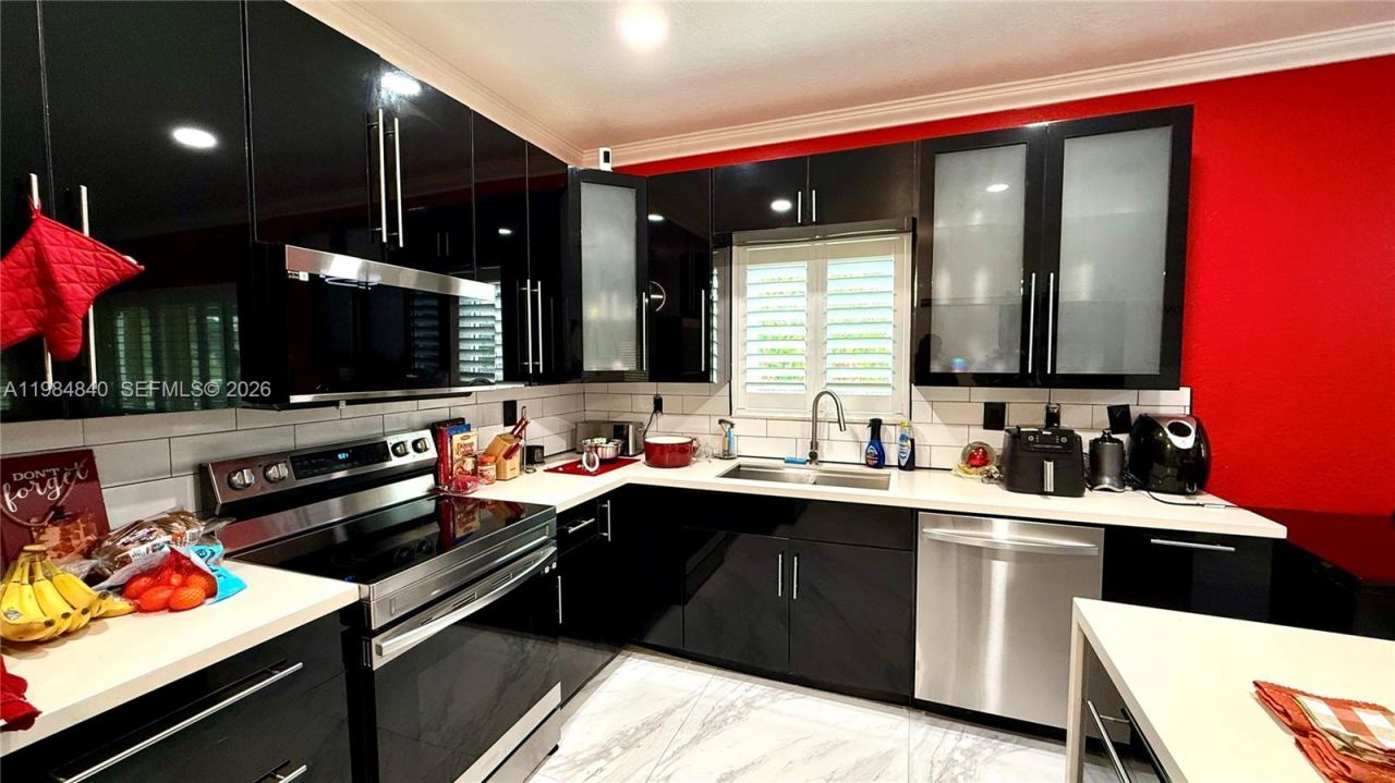 7500 NW 19th Dr , Pembroke Pines, FL 33024 Photo