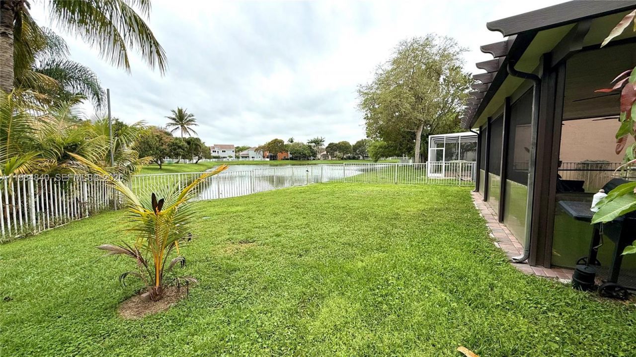 7500 NW 19th Dr , Pembroke Pines, FL 33024 Photo