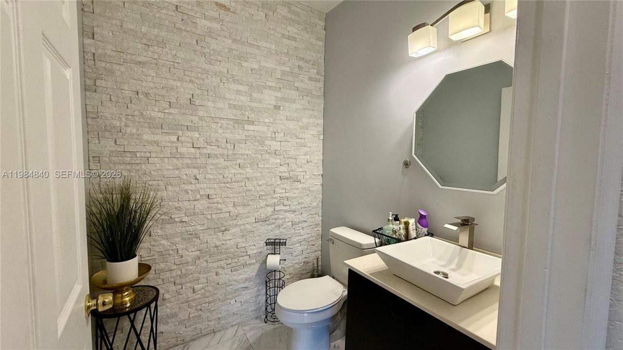 7500 NW 19th Dr , Pembroke Pines, FL 33024 Photo