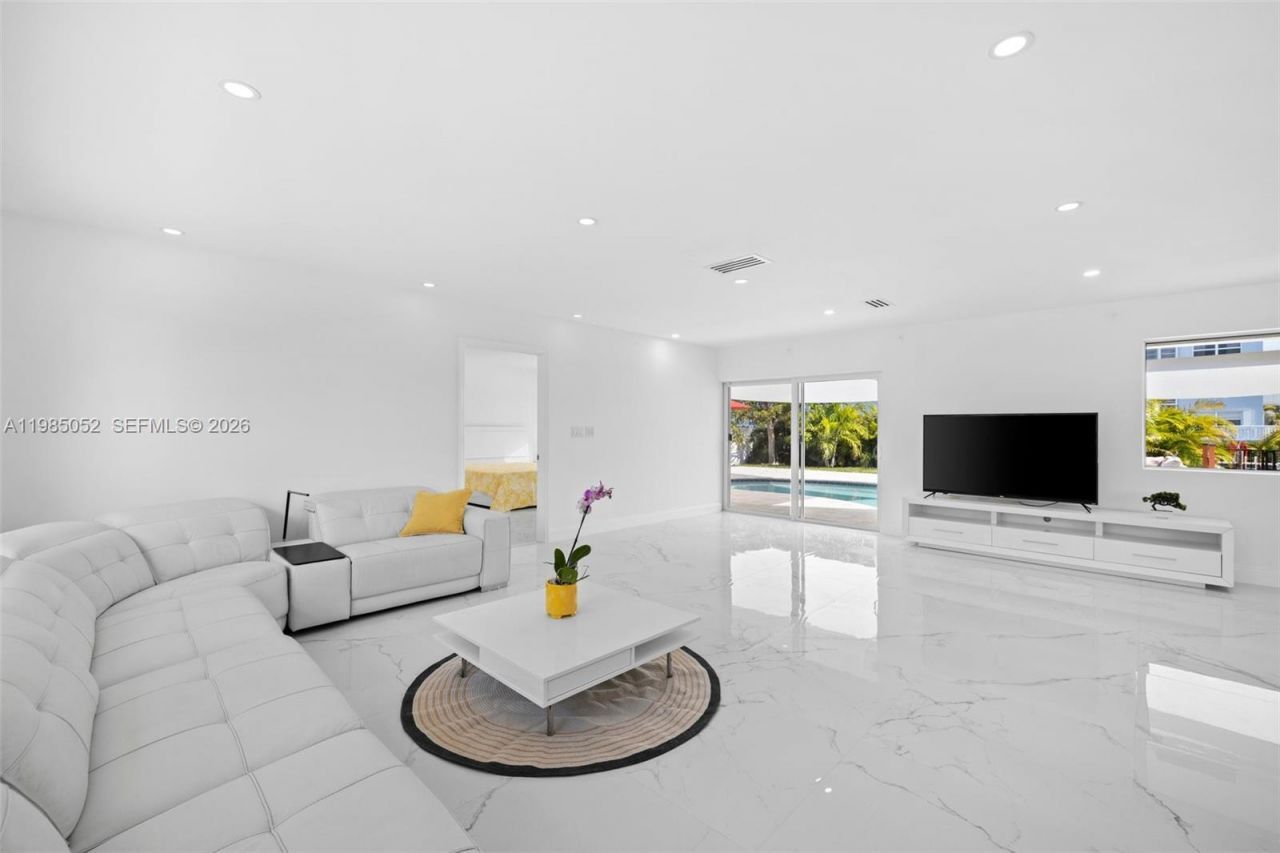 2816 NE 35th St , Fort Lauderdale, FL 33306 Photo