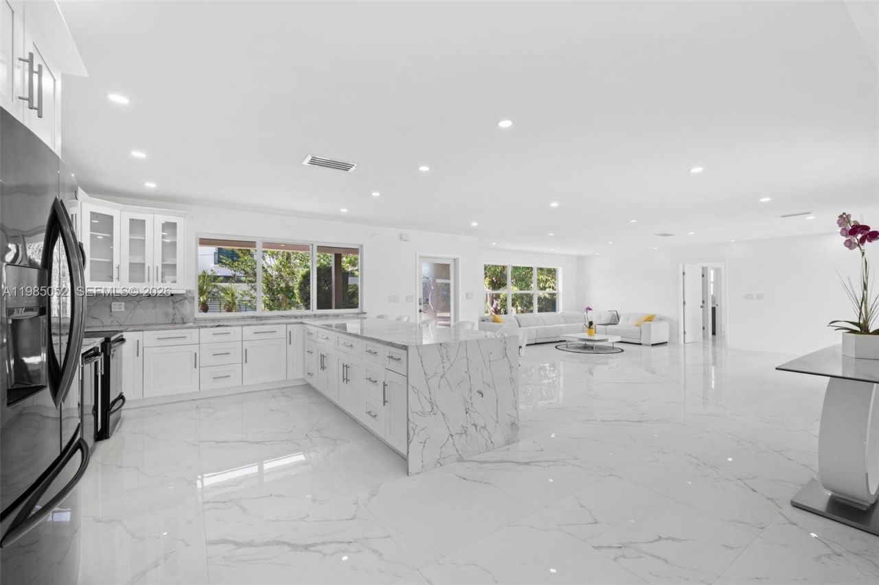 2816 NE 35th St , Fort Lauderdale, FL 33306 Photo