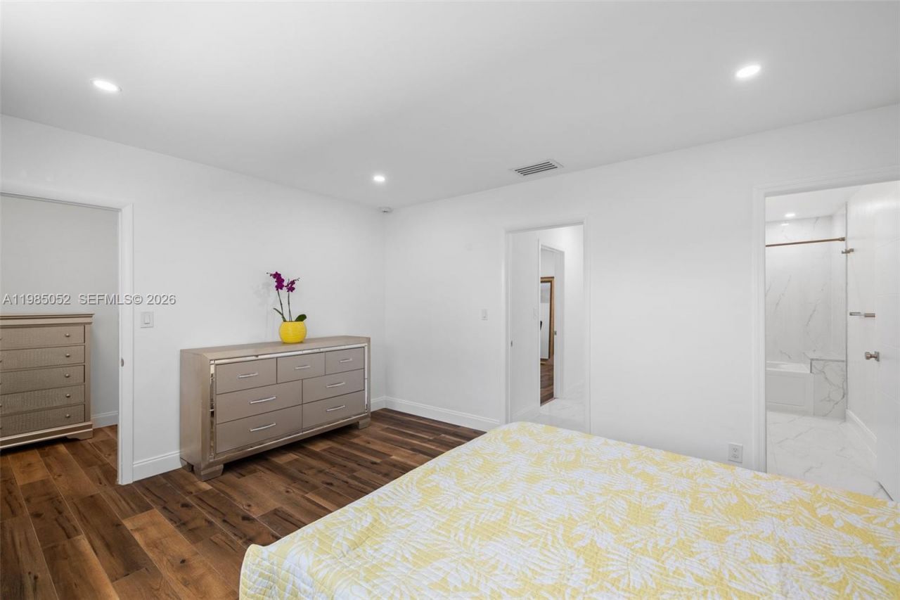 2816 NE 35th St , Fort Lauderdale, FL 33306 Photo