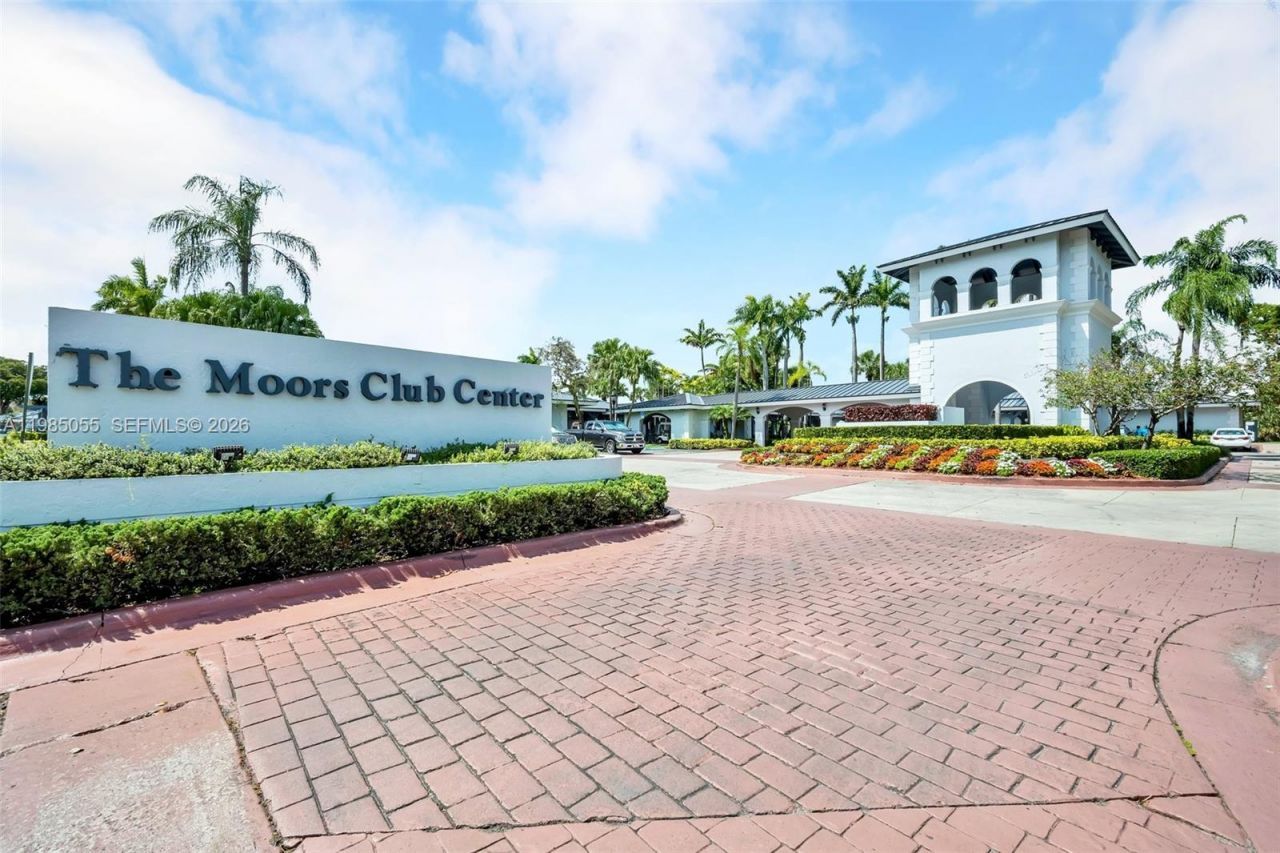 17321 NW 63rd Ave, Hialeah, FL 33015 Photo