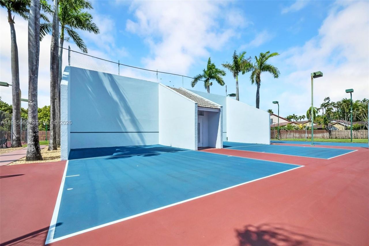 17321 NW 63rd Ave, Hialeah, FL 33015 Photo