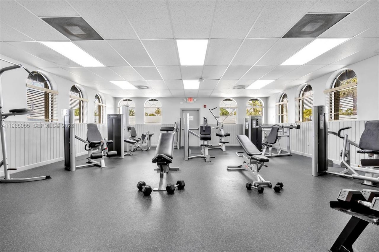 17321 NW 63rd Ave, Hialeah, FL 33015 Photo