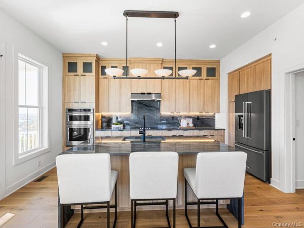 122 Captain Esposito Lane, Unit 7, Pearl River, NY 10965