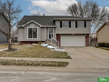 15106 Spencer Street , Omaha, NE 68116