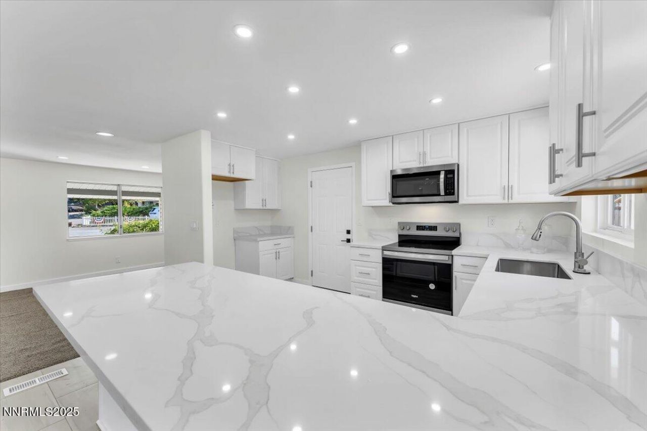 6815 Prestwick Circle, Reno, NV 89502 Photo