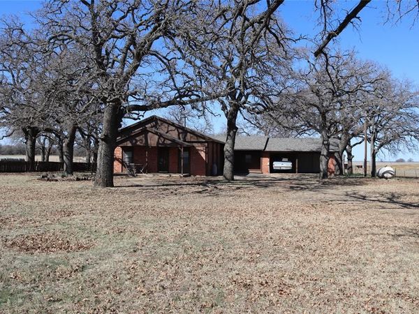 2553 Brixey Road, Henrietta, TX 76365