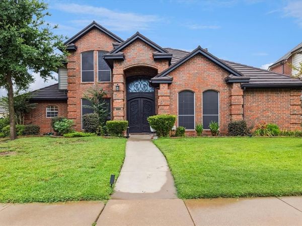 312 Springhill Drive, Hurst, TX 76054