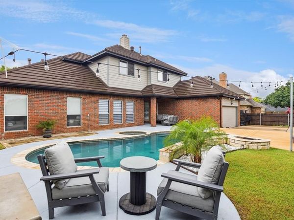 312 Springhill Drive, Hurst, TX 76054