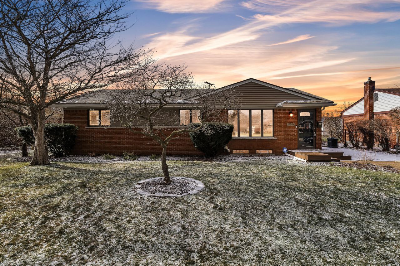 35901 Dover Street, Livonia, MI 48150 Main Photo