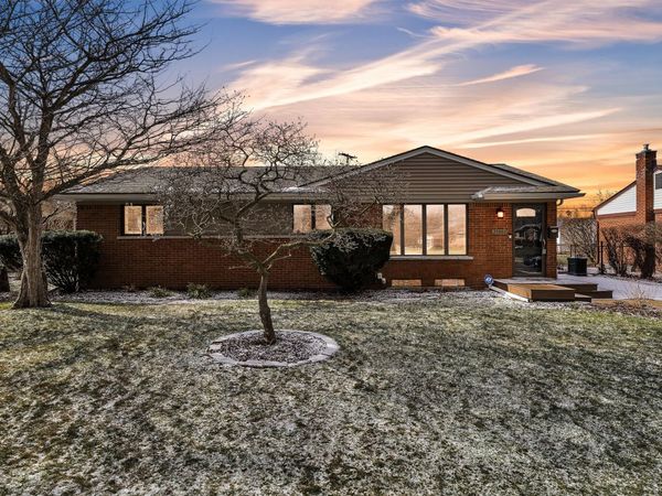 35901 Dover Street, Livonia, MI 48150