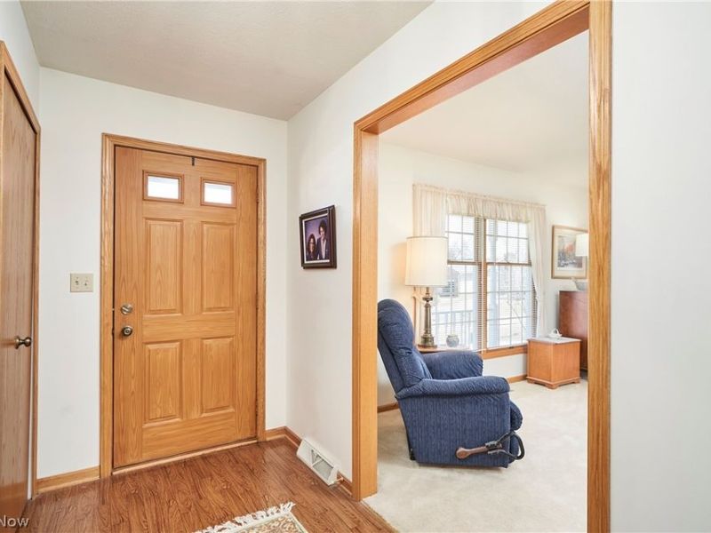 3238 Cherie Cercle, Cuyahoga Falls, OH 44223 Photo 4