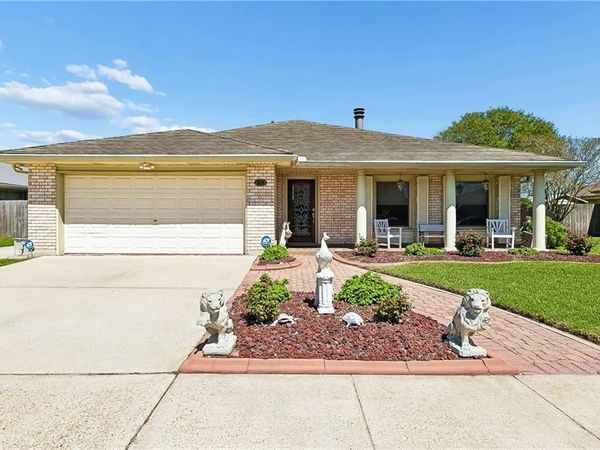 624 MEURSAULT Drive, Kenner, LA 70065