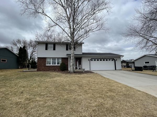 137 Chippewa DRIVE, Sheboygan Falls, WI 53085