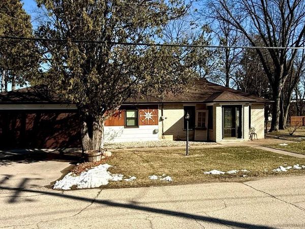 417 WELCOME AVENUE, Bear Creek, WI 54922