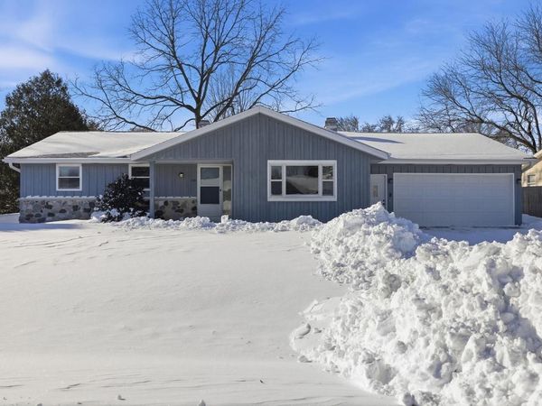 1381 SILVERWOOD LANE, Neenah, WI 54956