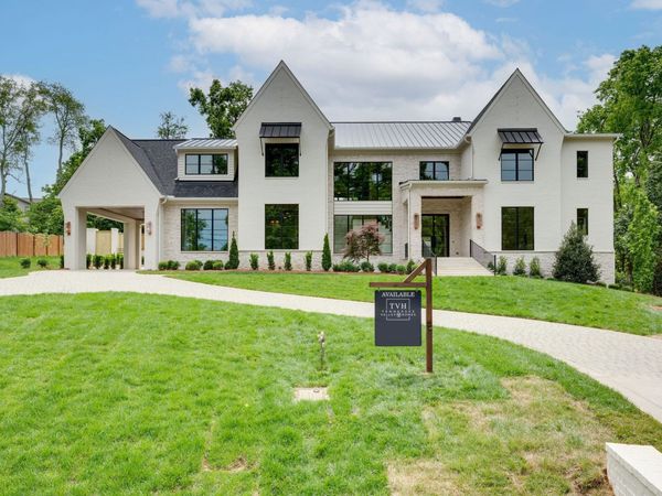 1135 Duncanwood Dr, Nashville, TN 37204