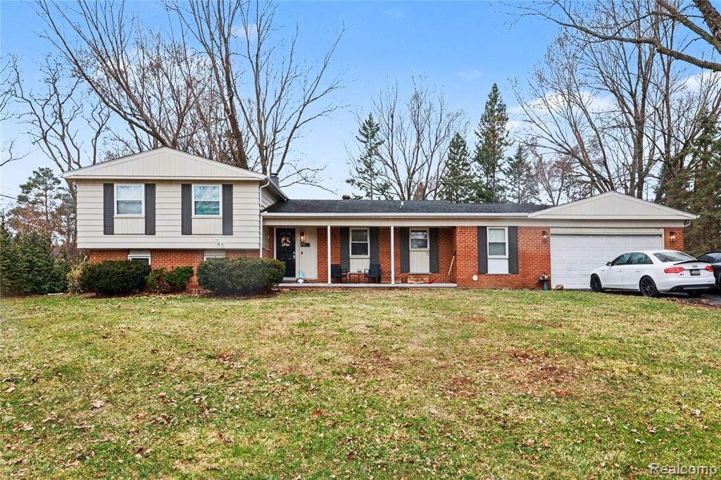 1141 Winchcombe Drive, Bloomfield Hills, MI 48304 Main Photo
