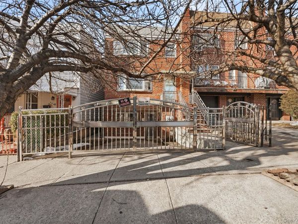 867 Kinsella Street, Bronx, NY 10462