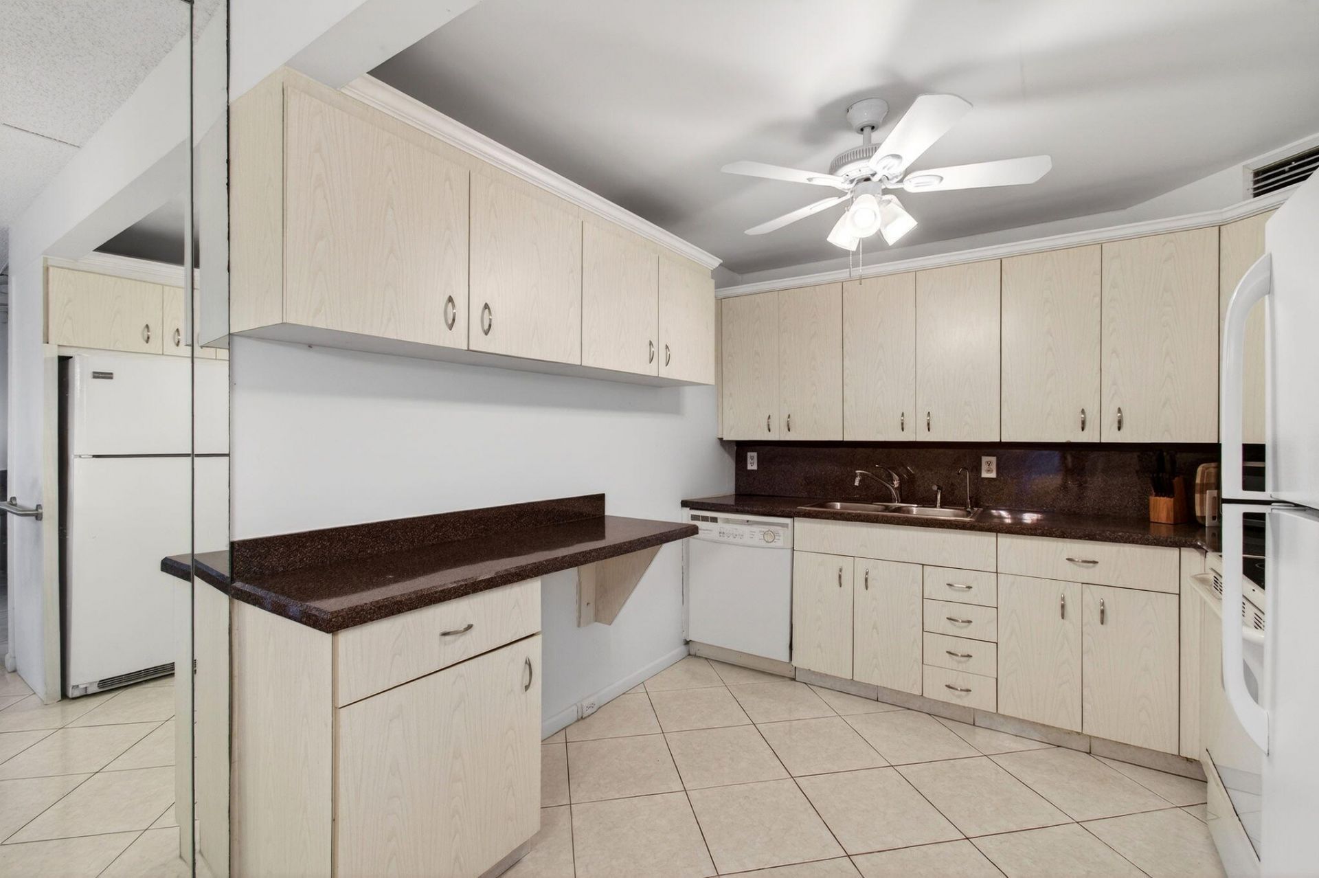 1009 Hythe A, Boca Raton, FL 33434 Photo