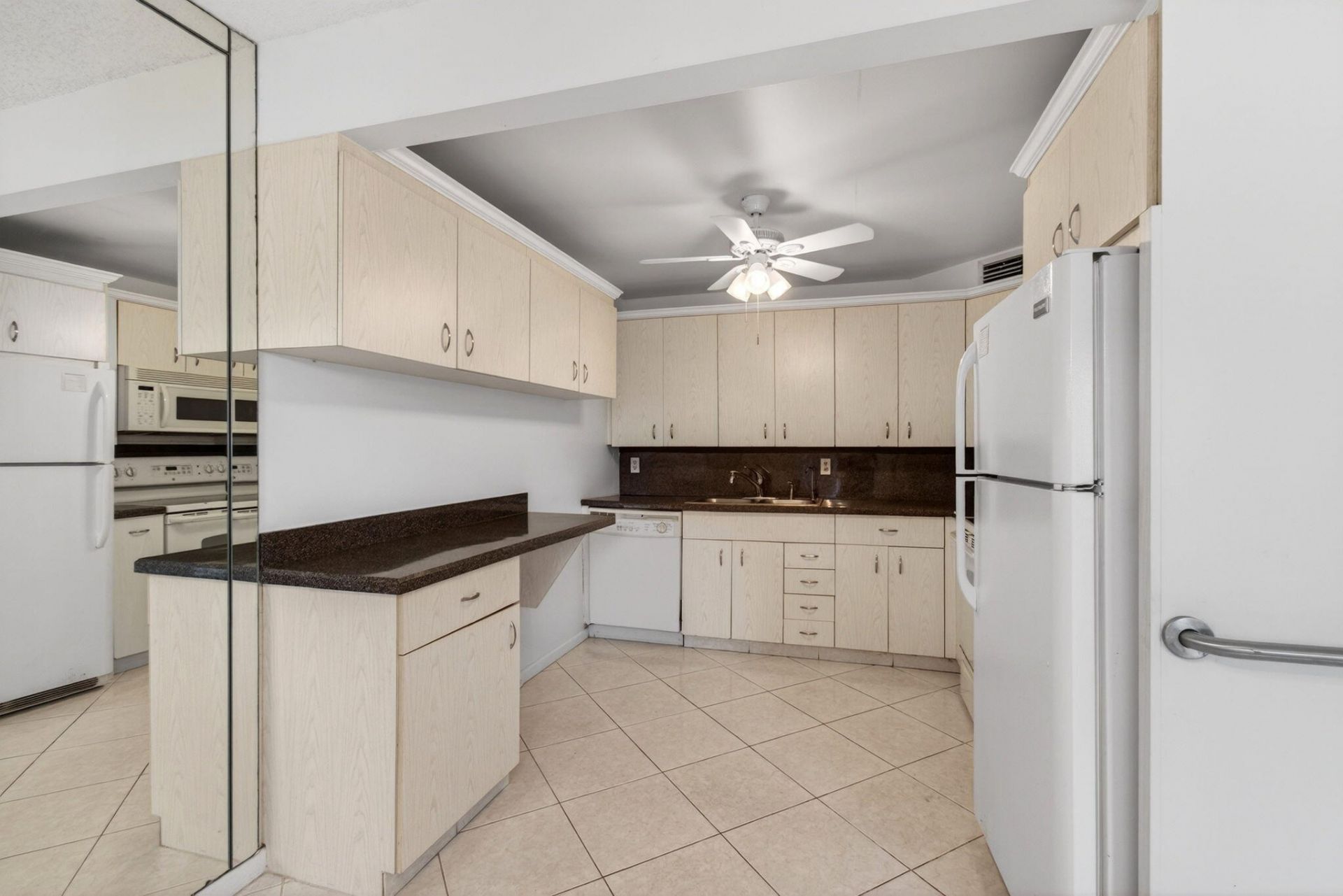 1009 Hythe A, Boca Raton, FL 33434 Photo