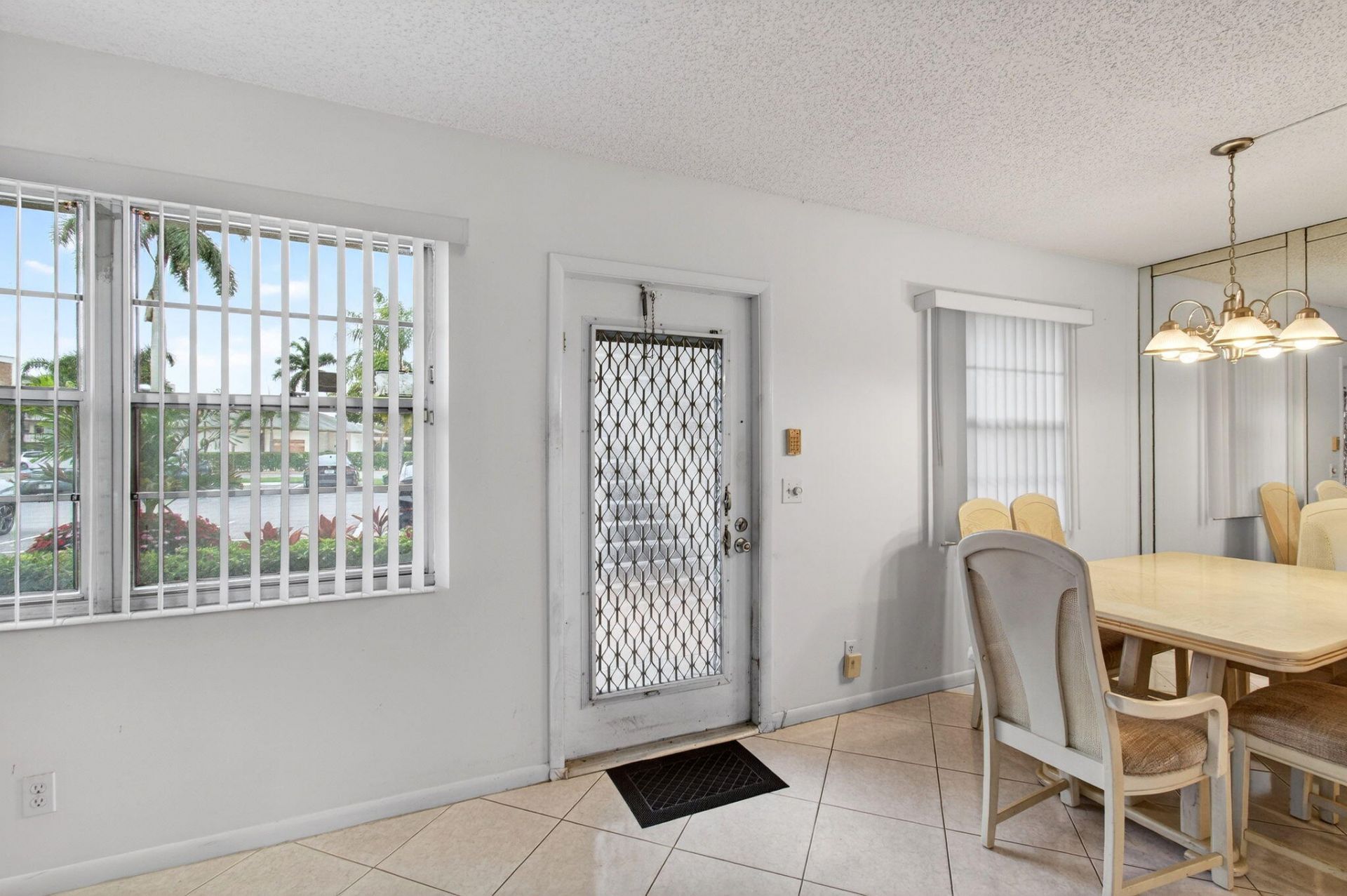 1009 Hythe A, Boca Raton, FL 33434 Photo