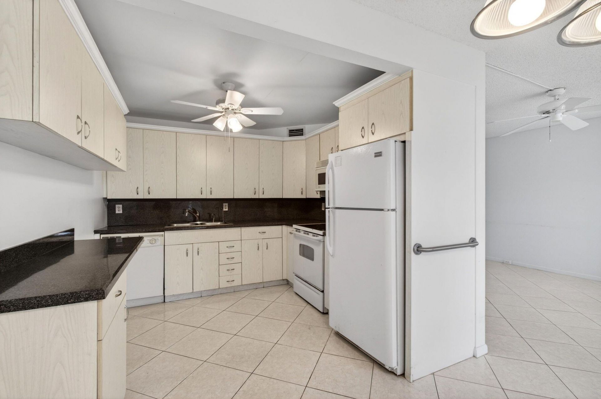 1009 Hythe A, Boca Raton, FL 33434 Photo