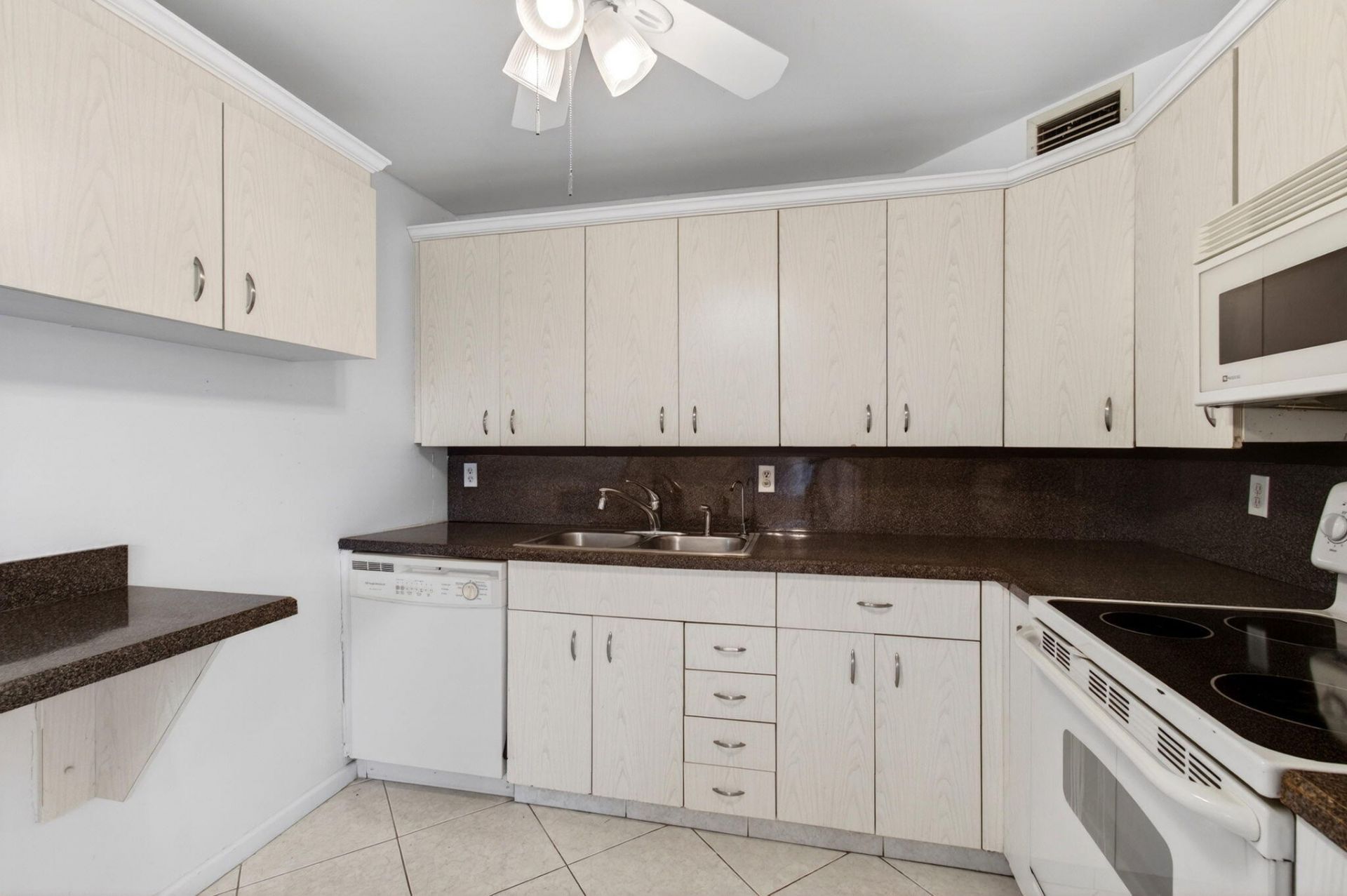 1009 Hythe A, Boca Raton, FL 33434 Photo