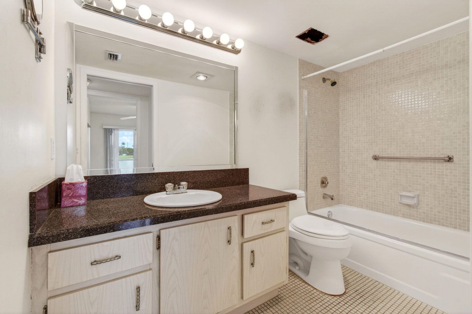 1009 Hythe A, Boca Raton, FL 33434 Photo