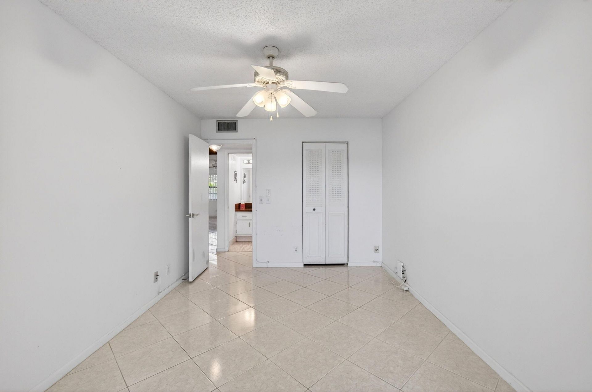 1009 Hythe A, Boca Raton, FL 33434 Photo