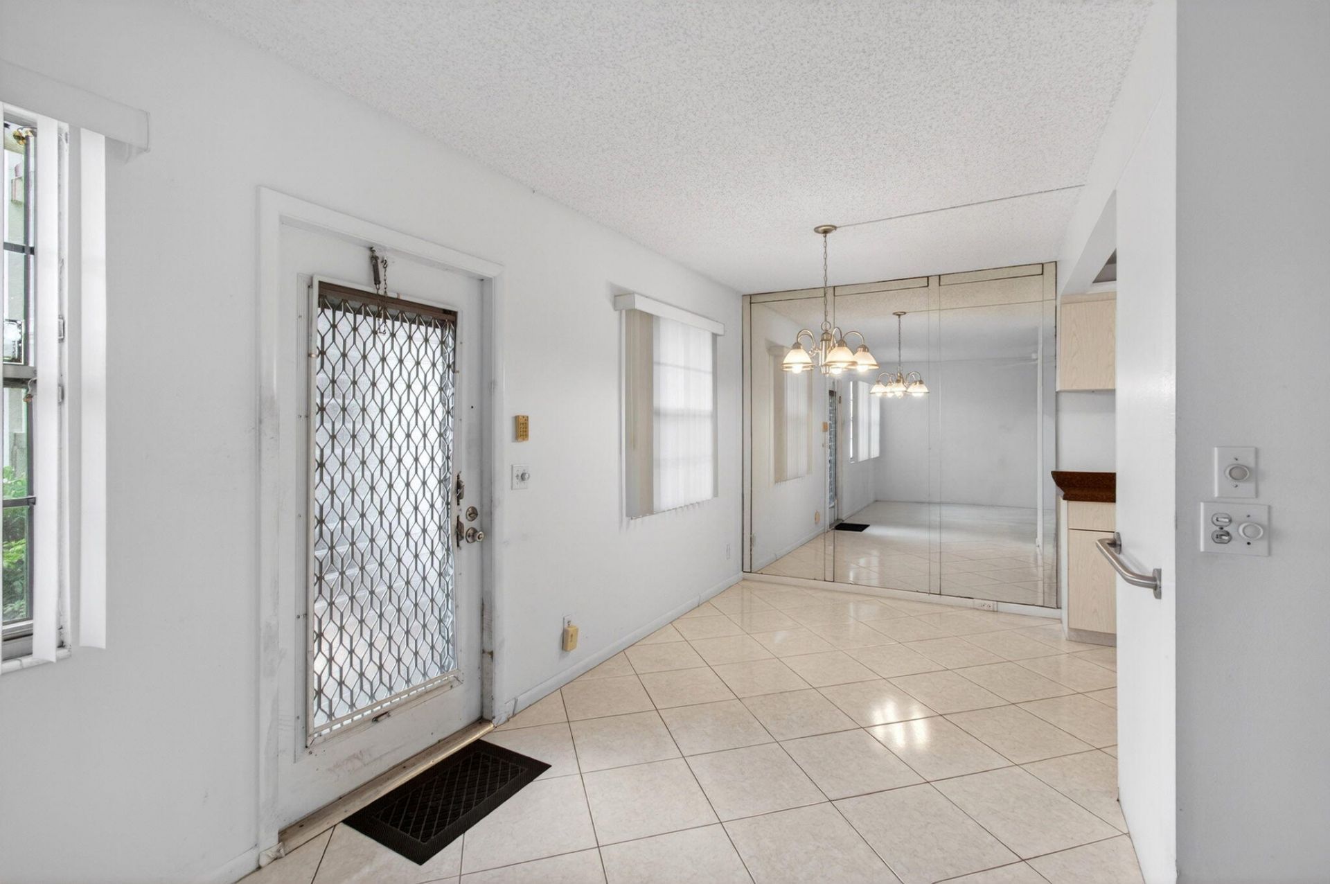 1009 Hythe A, Boca Raton, FL 33434 Photo