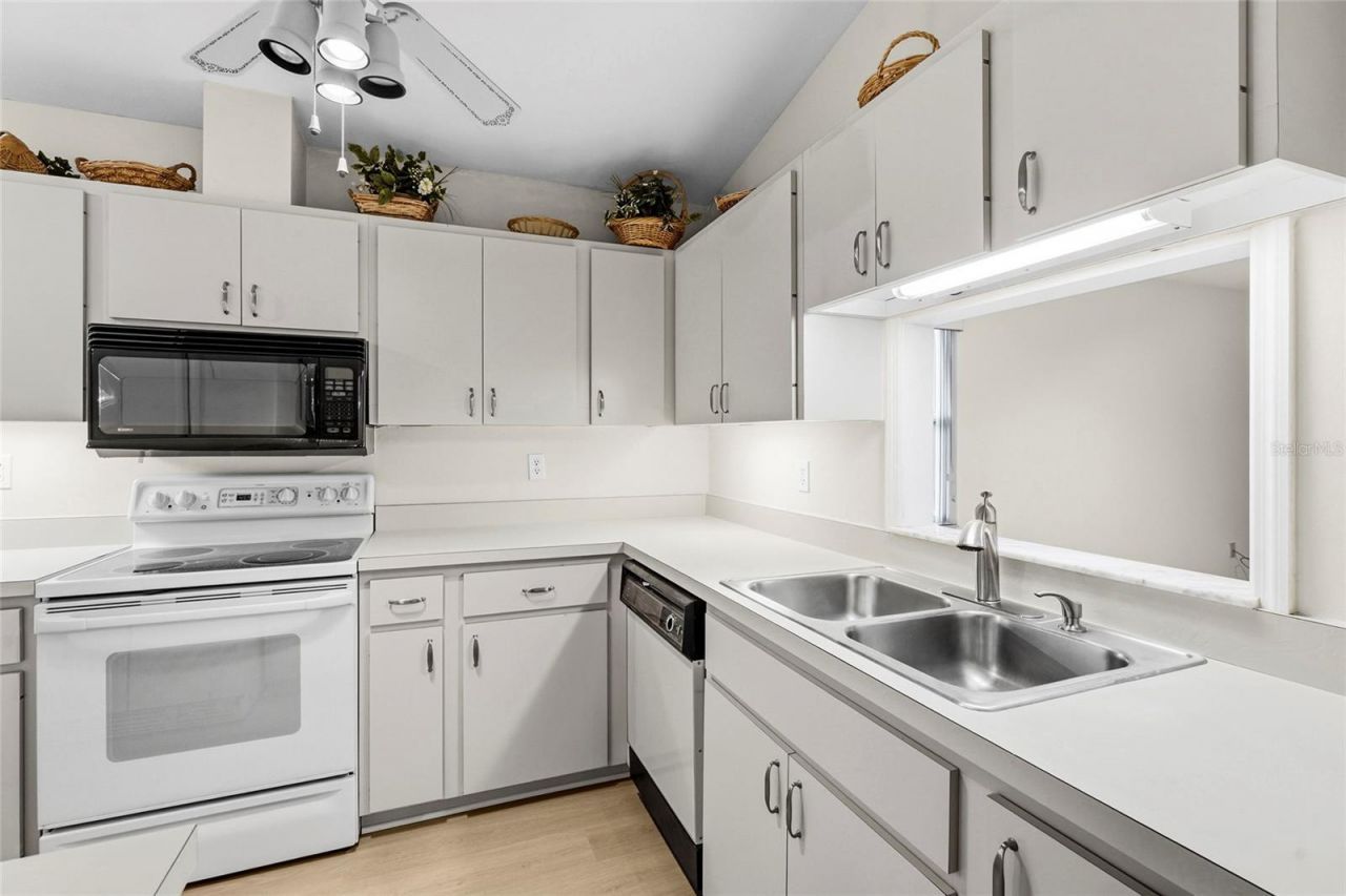 396 Chartley Court S, Sarasota, FL 34232 Photo