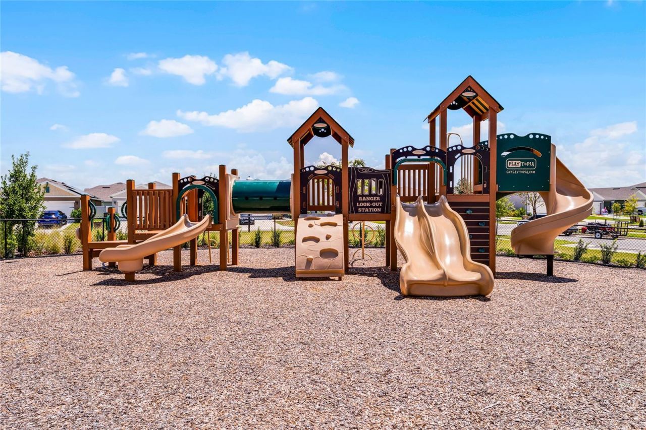 2077 Walnut Creek Drive , Kissimmee, FL 34744 Photo